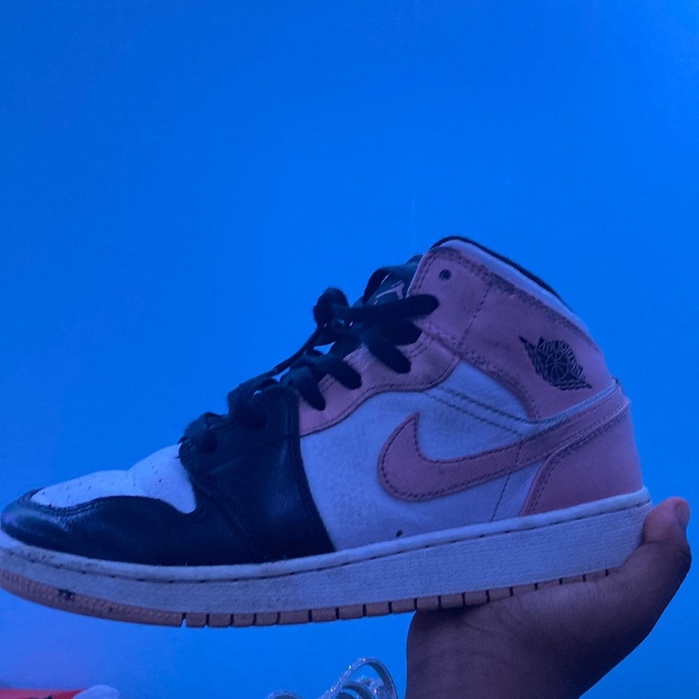 Jordan 1s , only for size 7-8s.(7.5 applys )